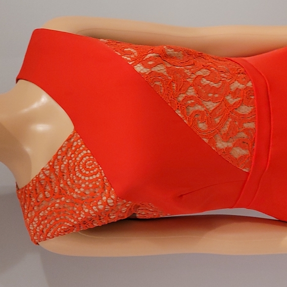 BCBG MaxAzria coral orange fitted diagonal style dress size 6 - Picture 4 of 9